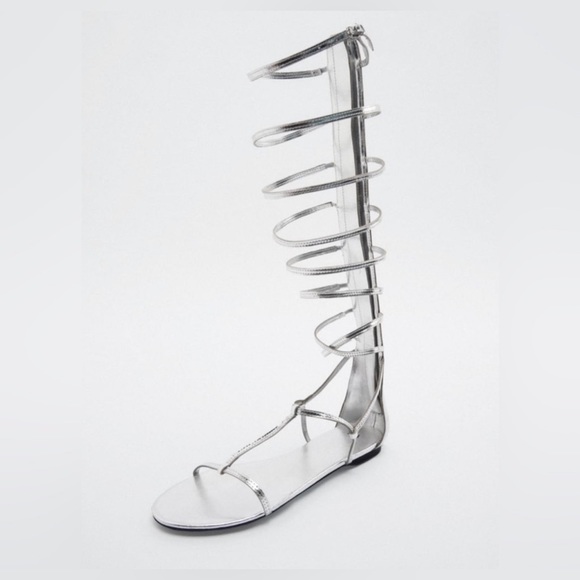 TALL FLAT LEATHER
GLADIATOR SANDALS, Size 39 - Picture 7 of 10